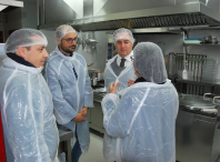 Imaxe da visita ao comedor do CEIP Agro do Muíño