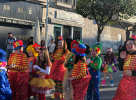 Arredor de 250 persoas participaron no desfile de Entroido de Ames