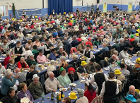 Máis de 650 persoas participan no cocido dos maiores de Ames