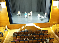 Remata o curso 2023/2024 na Escola Municipal de Teatro con clausuras en Bertamiráns e no Milladoiro