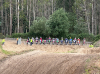 O amesán Alex García imponse na categoría elite do Gran premio Concello de Ames de supercross 2024