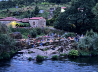 As “Noites en Vela” da Ponte Maceira volven iluminar o límite municipal entre Ames e Negreira