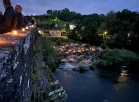 As “Noites en Vela” da Ponte Maceira volven iluminar o límite municipal entre Ames e Negreira