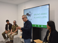 O Concello de Ames realízalle unha recepción institucional a Bruno Arias e Álvaro Liste, creadores do documental Os espazos en branco