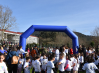 O CEIP de Barouta celebrou este xoves a súa carreira solidaria “Móvome pola paz” 