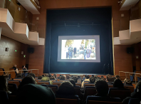 O fotoxornalista e activista, Alejandro Zapico, presenta o documental “No habrá paz sin las mujeres” no IES do Milladoiro