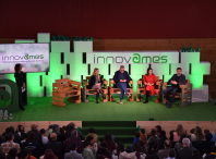 A xornada de innovación “InnovAmes” tivo como eixo central a sostibilidade no eido empresarial e invitará a outros concellos da contorna a participar en próximas edicións  