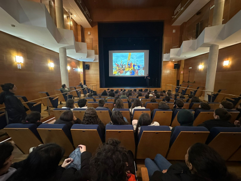 O fotoxornalista e activista, Alejandro Zapico, presenta o documental “No habrá paz sin las mujeres” no IES do Milladoiro